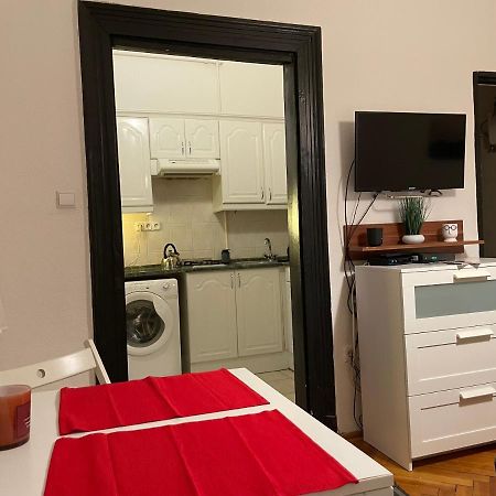 Feel Like Home - Cozy Downtwon Studio For 2 Βουδαπέστη Εξωτερικό φωτογραφία
