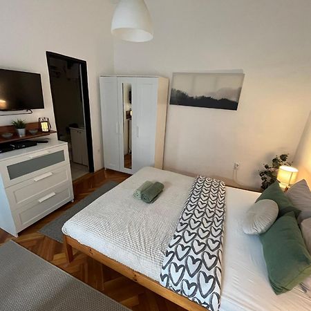 Feel Like Home - Cozy Downtwon Studio For 2 Βουδαπέστη Εξωτερικό φωτογραφία