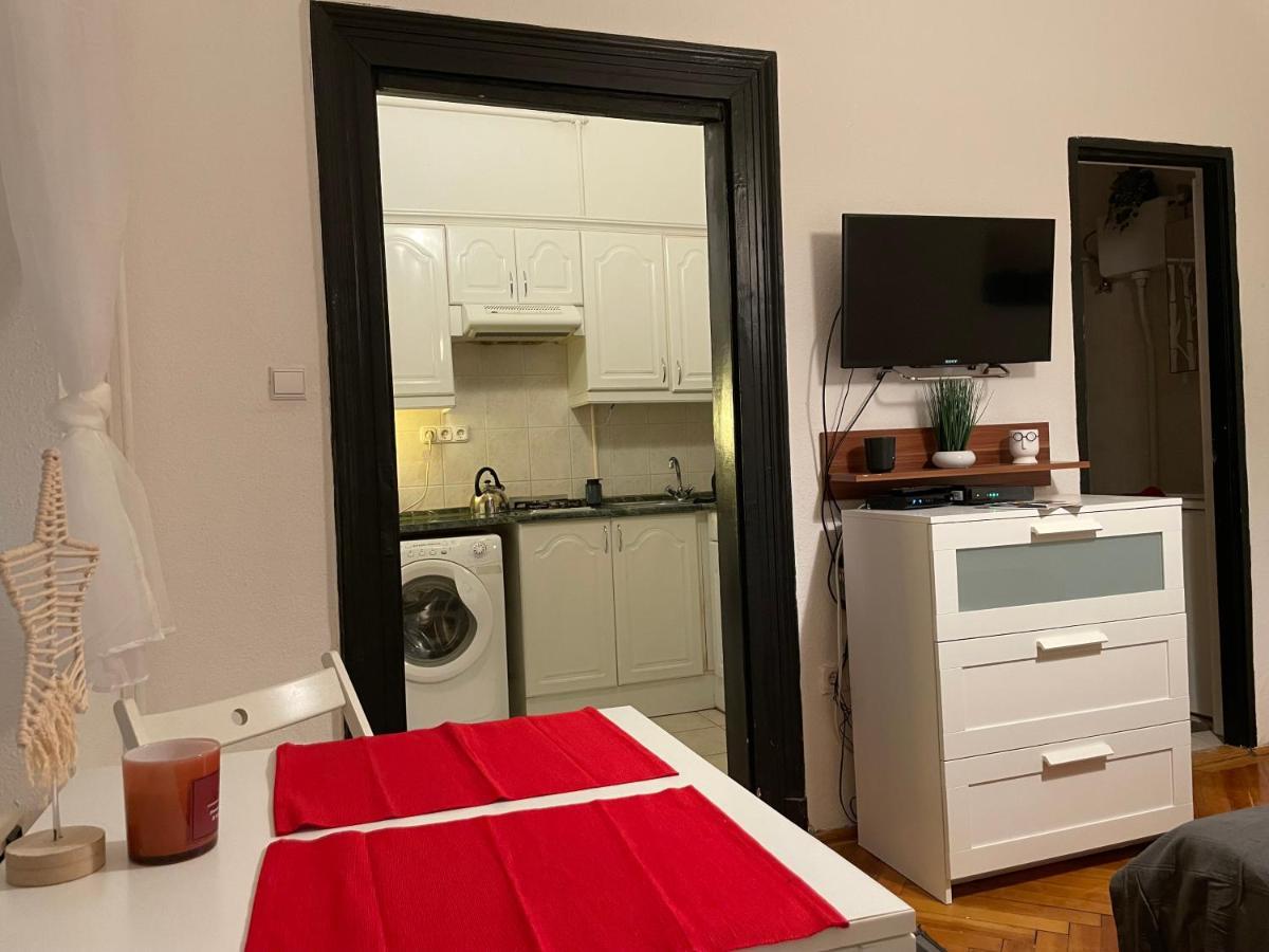 Feel Like Home - Cozy Downtwon Studio For 2 Βουδαπέστη Εξωτερικό φωτογραφία