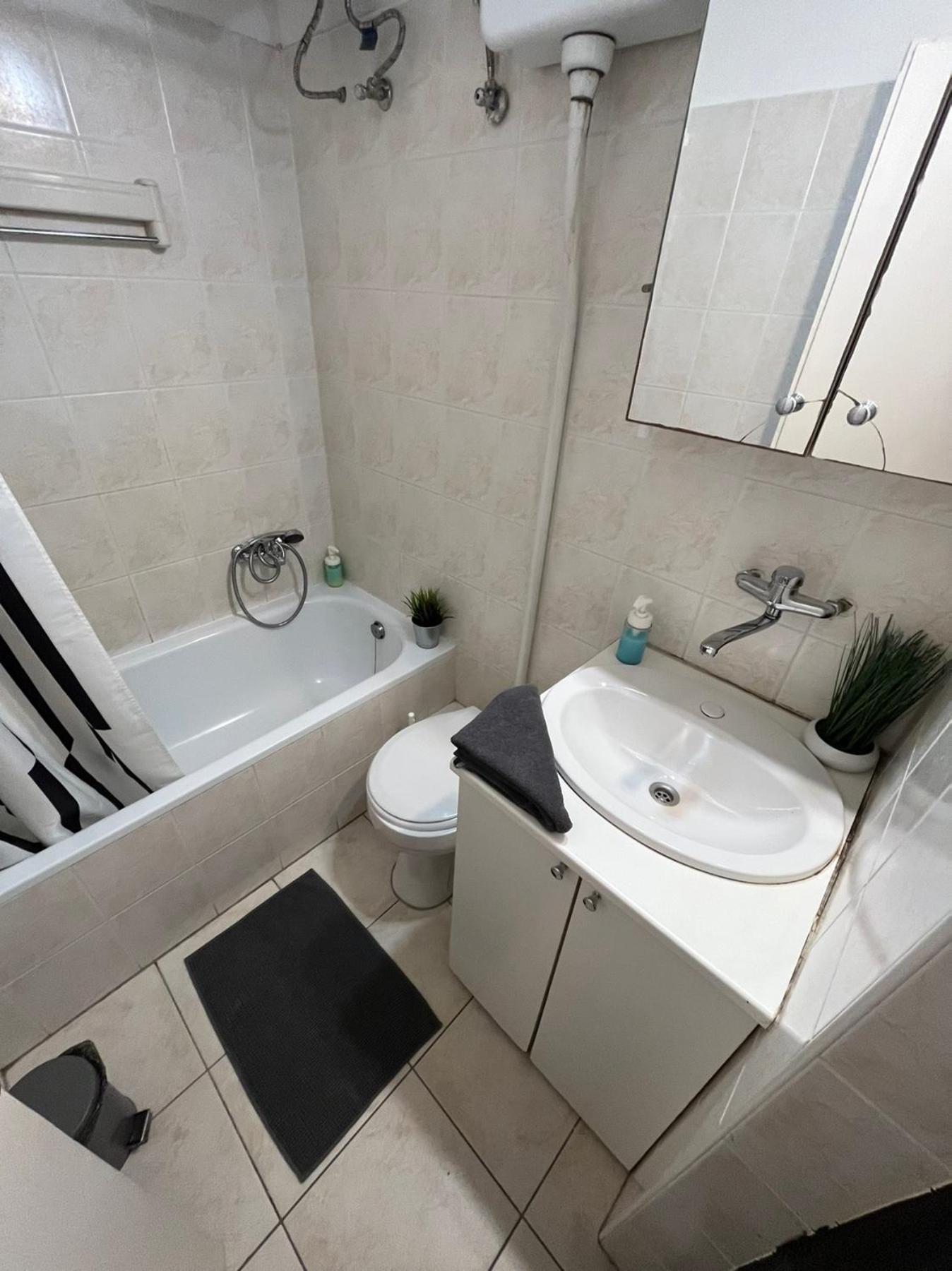 Feel Like Home - Cozy Downtwon Studio For 2 Βουδαπέστη Εξωτερικό φωτογραφία
