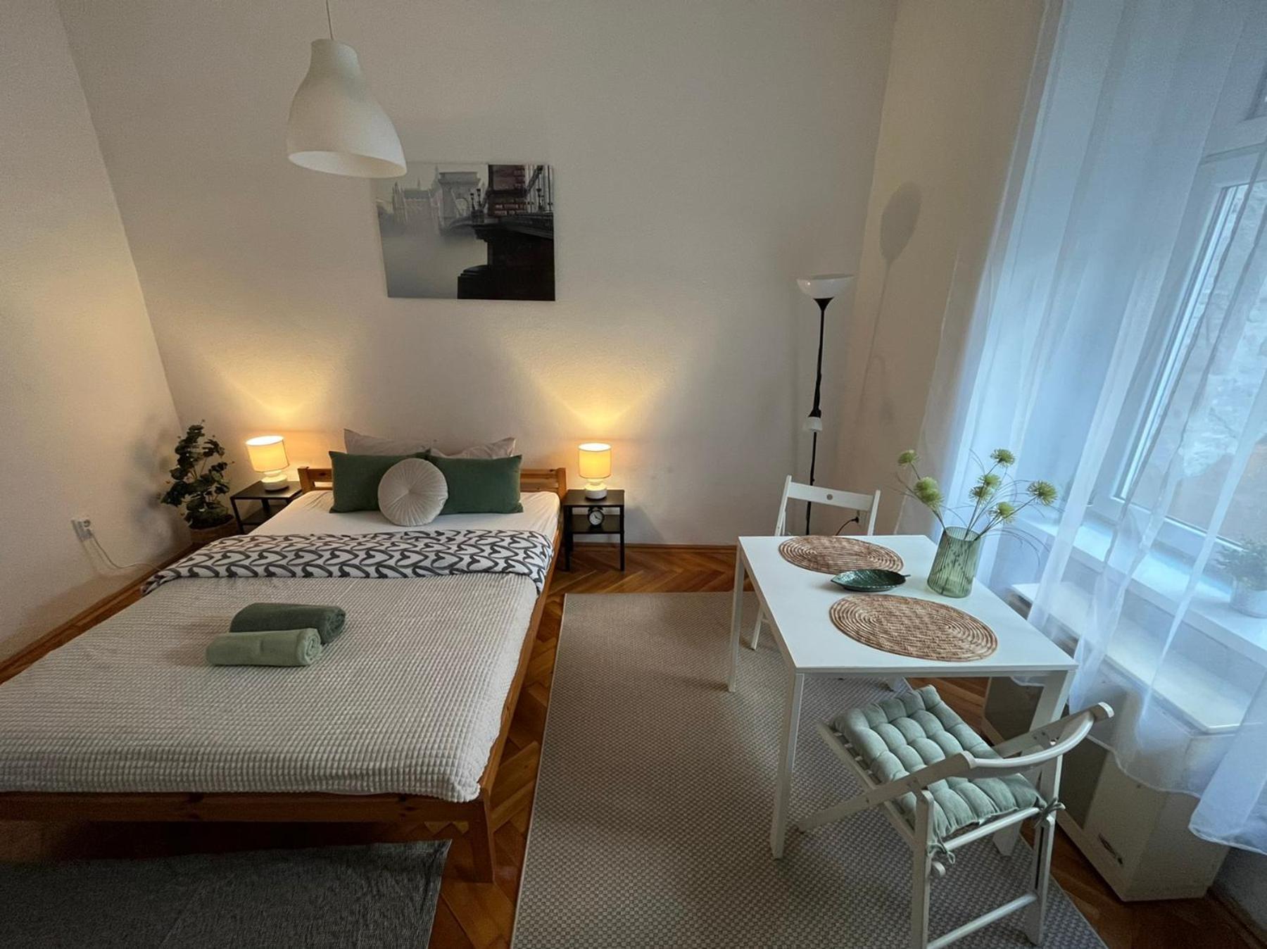 Feel Like Home - Cozy Downtwon Studio For 2 Βουδαπέστη Εξωτερικό φωτογραφία