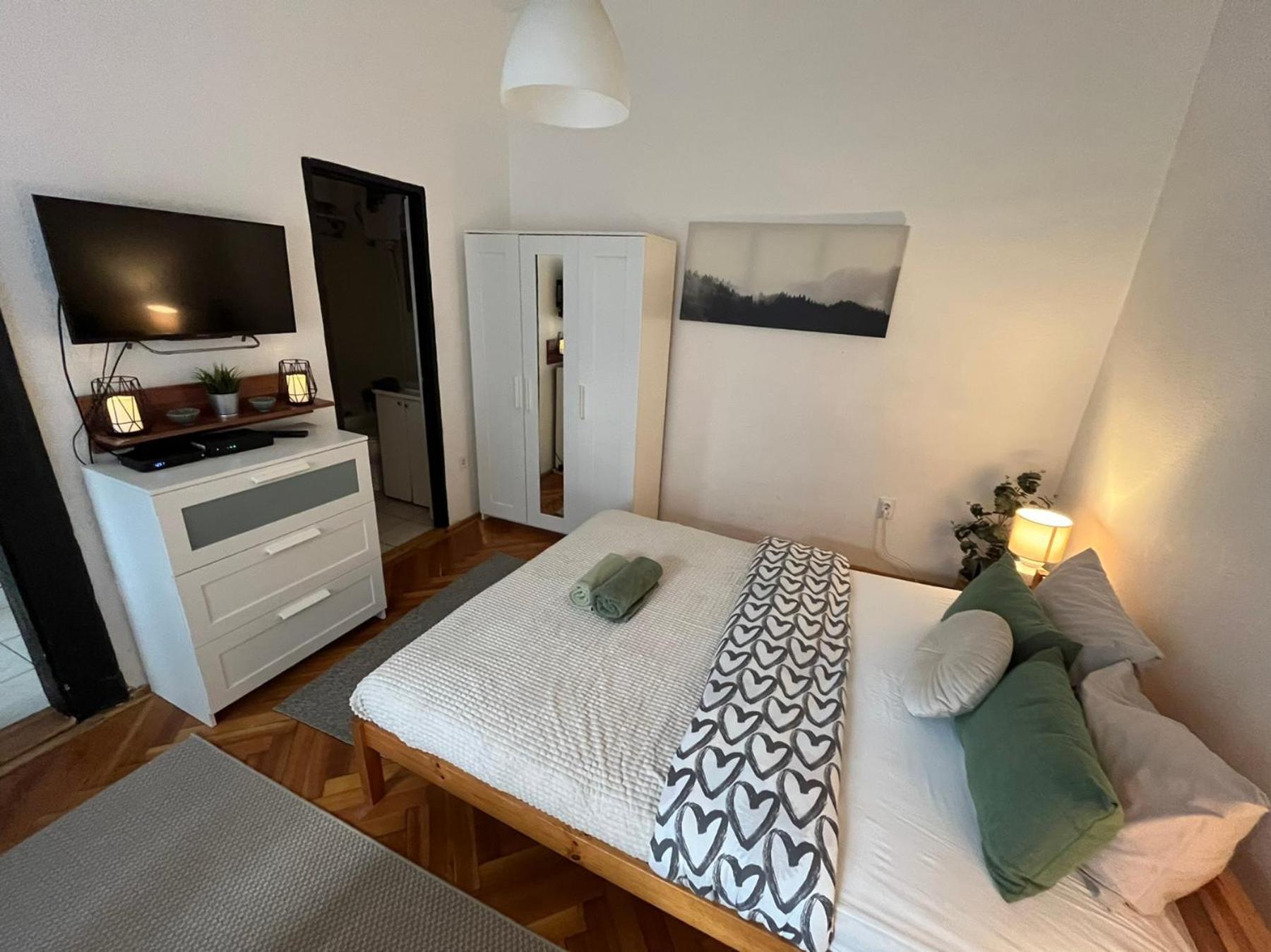 Feel Like Home - Cozy Downtwon Studio For 2 Βουδαπέστη Εξωτερικό φωτογραφία